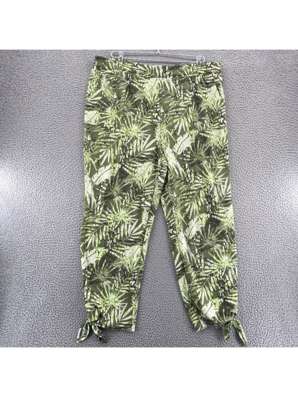 Cato Pants Womens Extra Large Green Fern Floral Tapered Capri Stretch Pockets